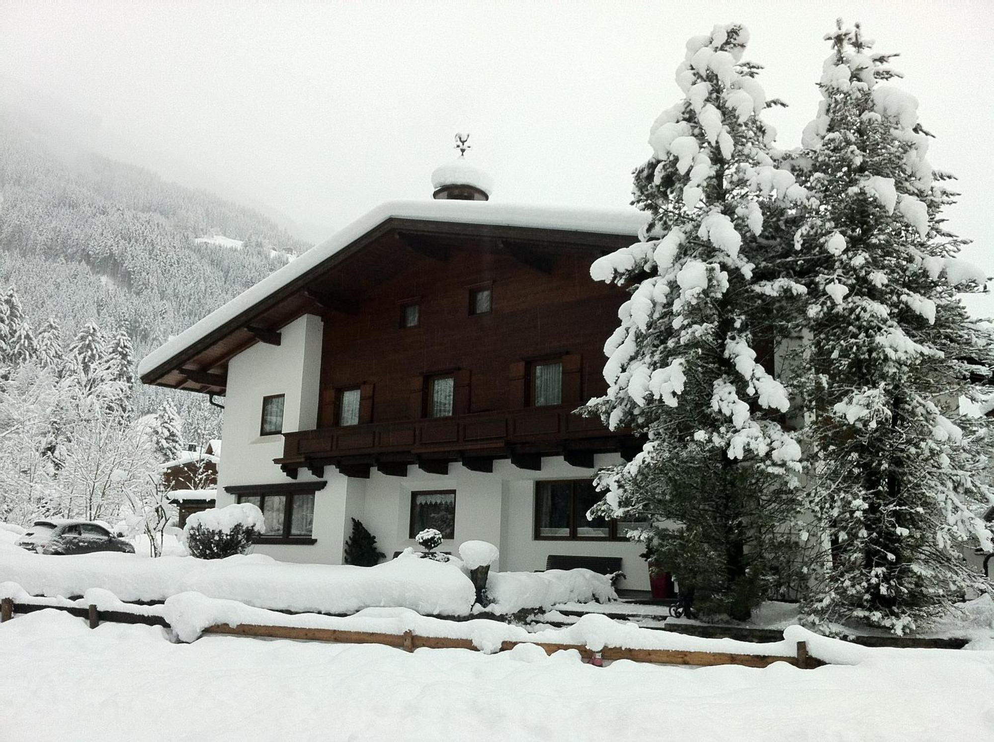 Alpin Hotel Garni Eder - Private Living Mayrhofen Eksteriør billede