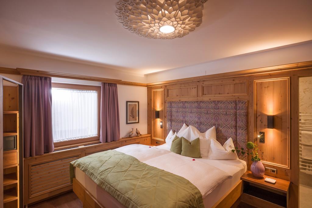 Alpin Hotel Garni Eder - Private Living Mayrhofen Eksteriør billede