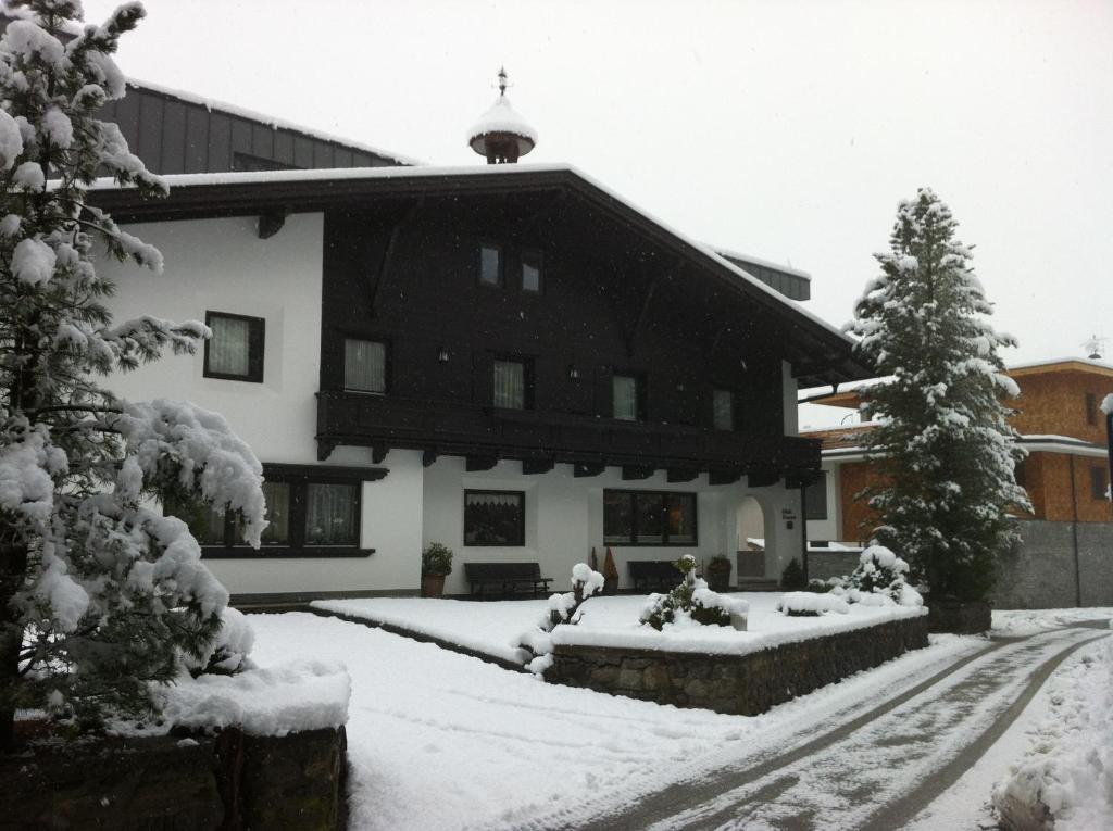 Alpin Hotel Garni Eder - Private Living Mayrhofen Eksteriør billede