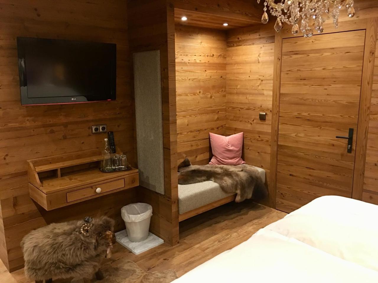 Alpin Hotel Garni Eder - Private Living Mayrhofen Eksteriør billede